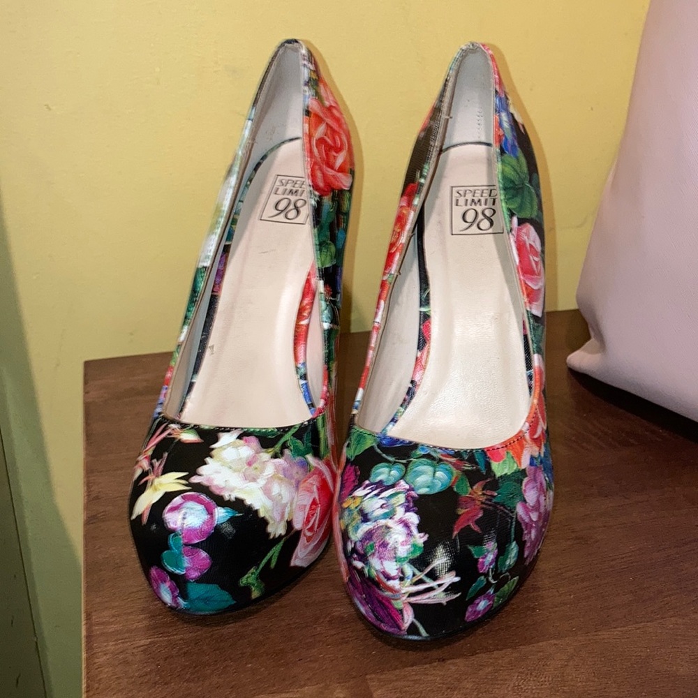 Pretty rose Heels